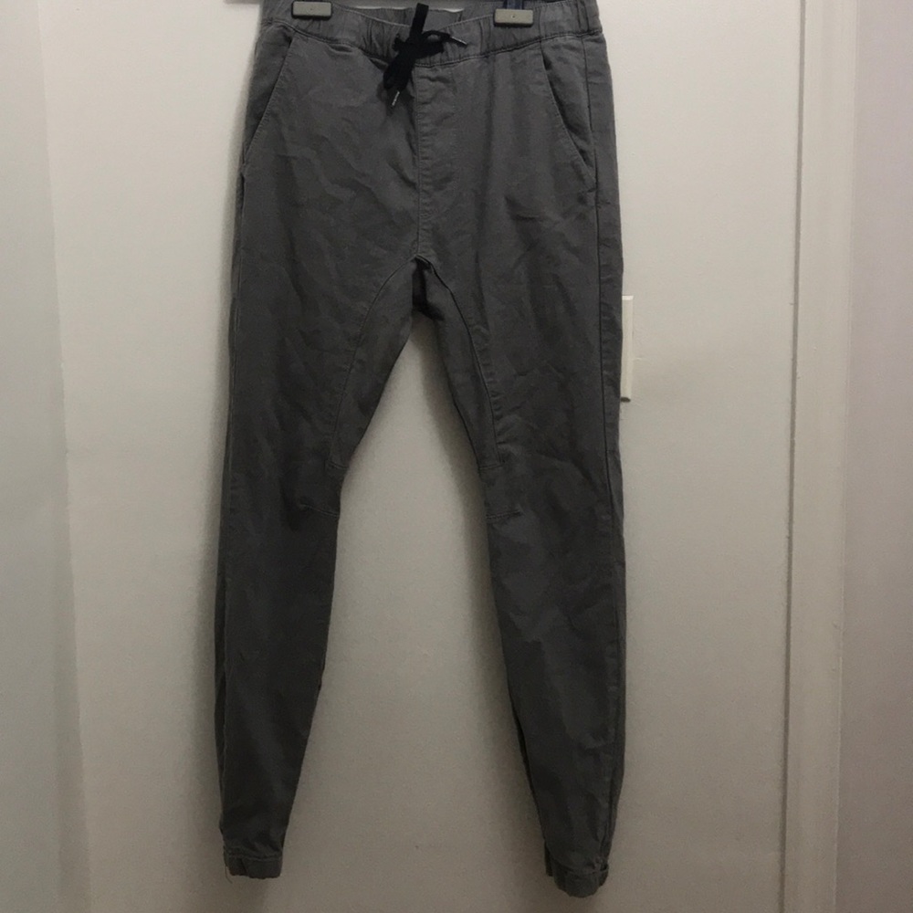 Bull head denim pants.